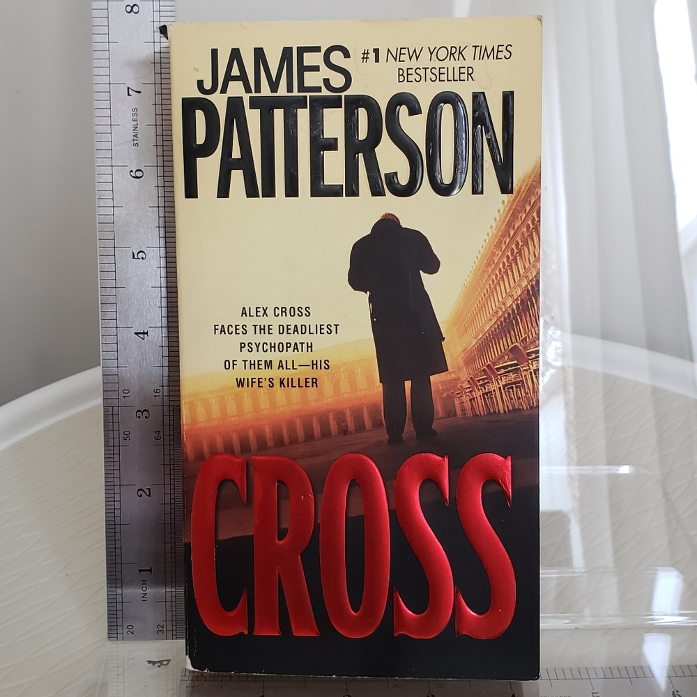 ❎SOLD❎Cross By: James Patterson ✔Paperback